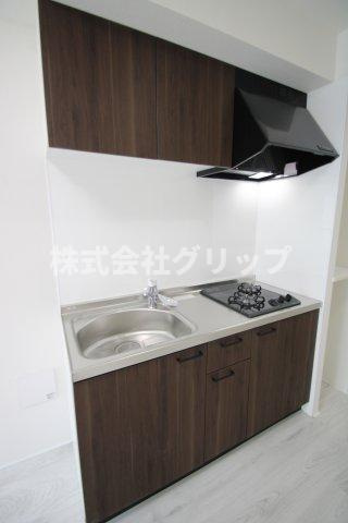 b'CASA横浜セントラルのキッチン