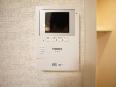 【セキュリティ】 | リュミエール | 訪問者の確認ができるTVドアホン付きです♪