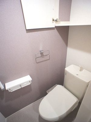 【トイレ】 | リュミエール | 温水洗浄暖房便座機能付きです♪