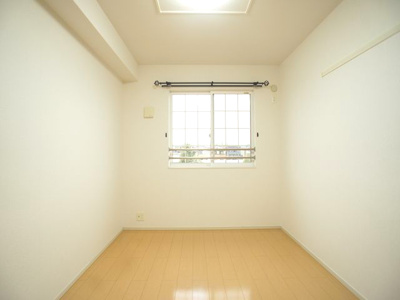 【寝室】 | サンディーアＡ | 清潔感のあるきれいな洋間です♪