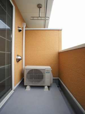 【バルコニー】 | サンディーアＡ | 日当たり良好！お洗濯物がたくさん干せます♪