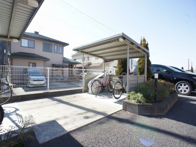 【その他共用部分】 | サンディーアＡ | 屋根付きの駐輪場があります♪