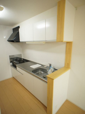 【キッチン】 | サンディーアＡ | 便利な吊戸棚が付いています♪