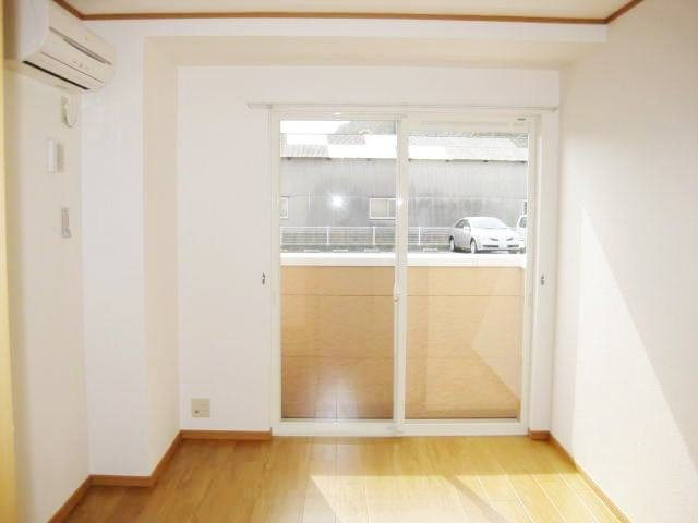 エレガンテⅡの居間・リビング