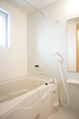 ブリーゼ・カーサＡの浴室