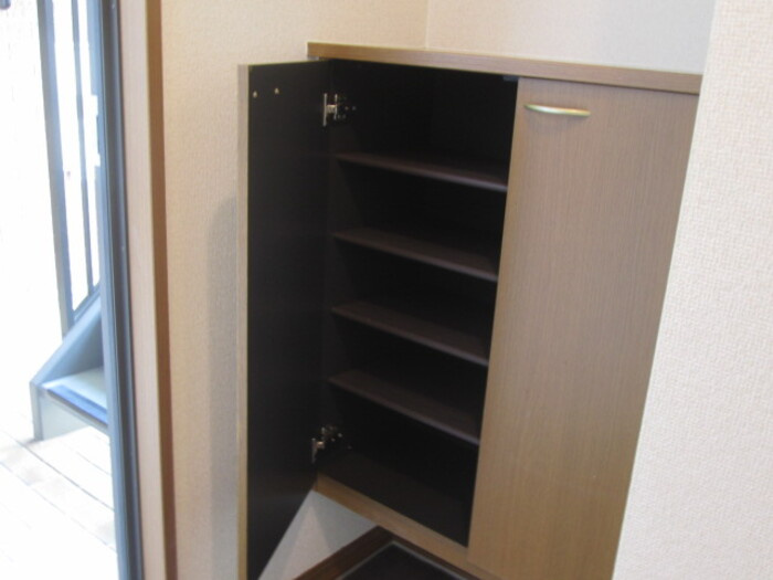 ファミール南山 Bの玄関