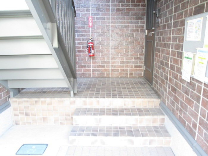 ファミール南山 Bのエントランス