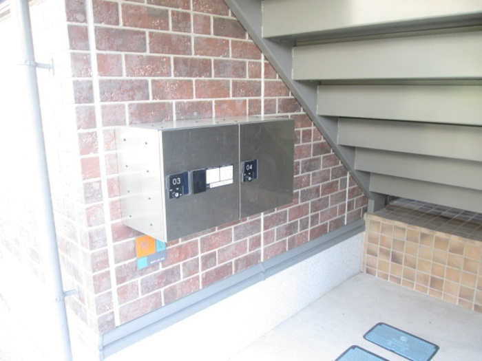 ファミール南山 Bのエントランス