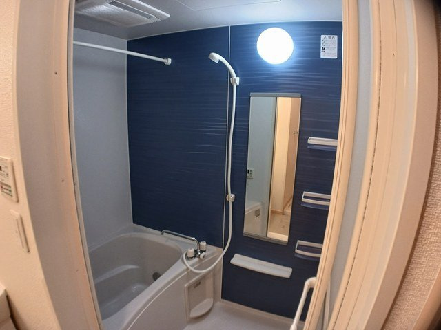 ＦＯＲＥＳＴ出島の浴室