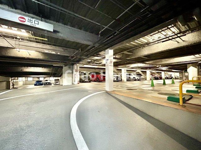 アップルタワー東京キャナルコートの駐車場|敷地内駐車場