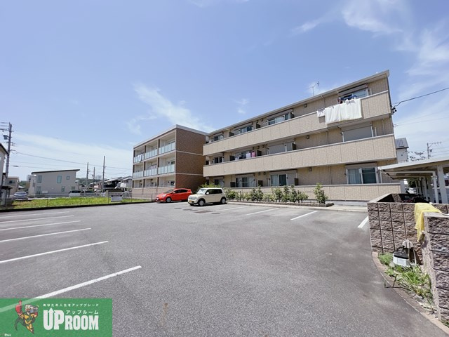 ルミエールの駐車場