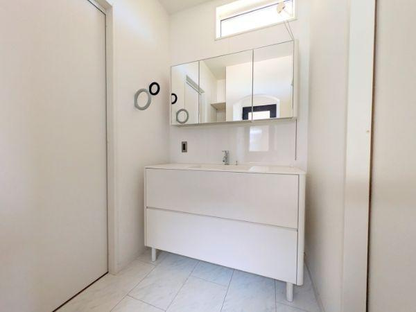 久原中央1丁目　中古の独立洗面台