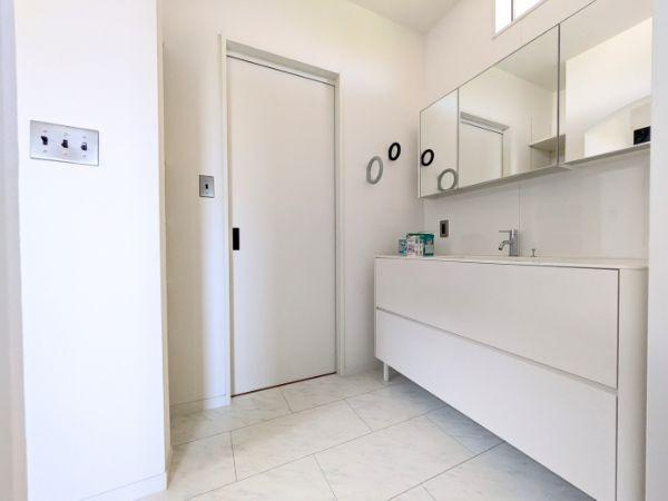 久原中央1丁目　中古の独立洗面台