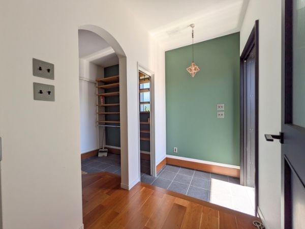 久原中央1丁目　中古の玄関