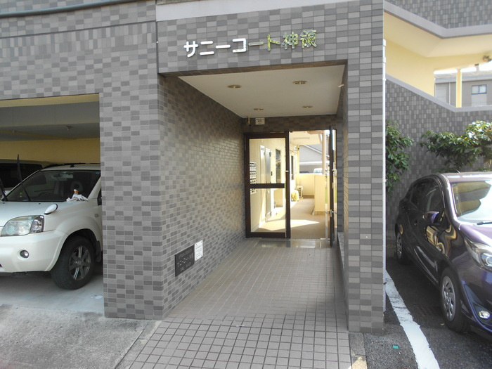 サニーコート神領のエントランス