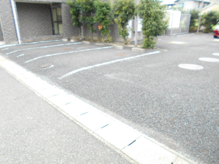 サニーコート神領の駐車場|駐車場