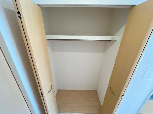 タイニーヴィラの収納|クローゼット（イメージ）
