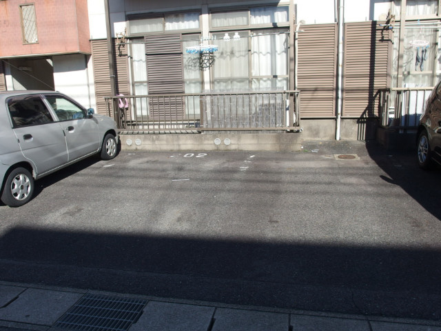サンフラワーＥの駐車場