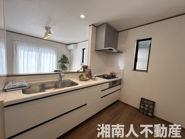茅ヶ崎市柳島2丁目　新築戸建て　全１棟のキッチン|きれいなキッチンです
