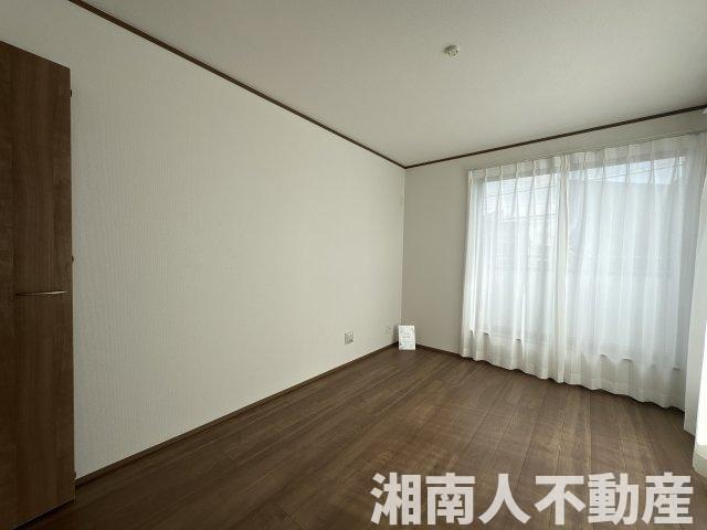 茅ヶ崎市柳島2丁目　新築戸建て　全１棟の洋室|落ち着いた色調の洋室です