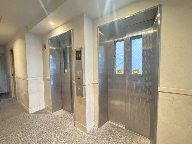 「大宮」駅＆「四条大宮」駅徒歩２分◆収納豊富な間取り◆３ＬＤＫ角住戸◆ユニハイム四条大宮駅前のその他共用部分|エレベーター