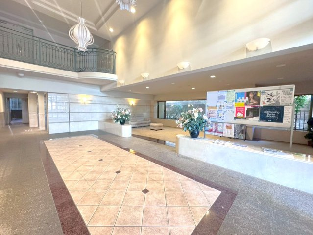 「大宮」駅＆「四条大宮」駅徒歩２分◆収納豊富な間取り◆３ＬＤＫ角住戸◆ユニハイム四条大宮駅前のエントランス|エントランス