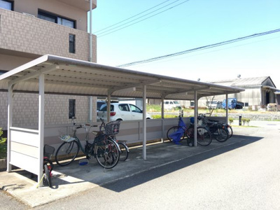 【その他共用部分】 | リバーサイドレジデンス | 屋根付きの駐輪場もあります！！