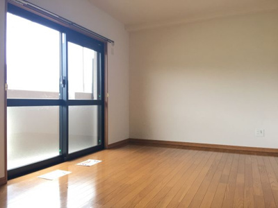 【洋室】 | リバーサイドレジデンス