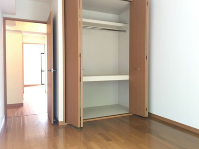 【収納】 | リバーサイドレジデンス | クローゼット付きで整理整頓しやすいです☆