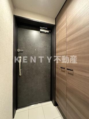 【玄関】 | ＧＲＡＮ ＰＡＳＥＯ 目黒花房山 | 収納もある玄関です