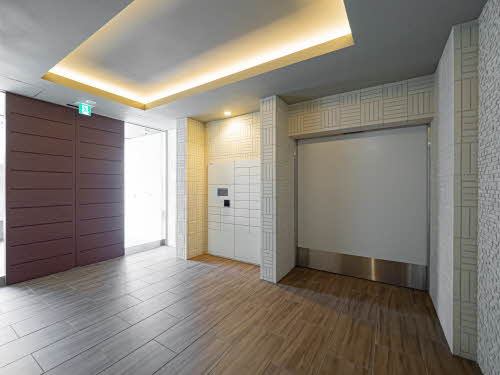 アイエフノヴァ水波町のロビー