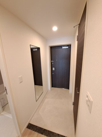 アイエフノヴァ水波町の玄関