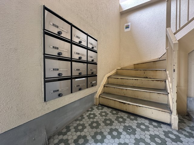 伸晃マンションのエントランス
