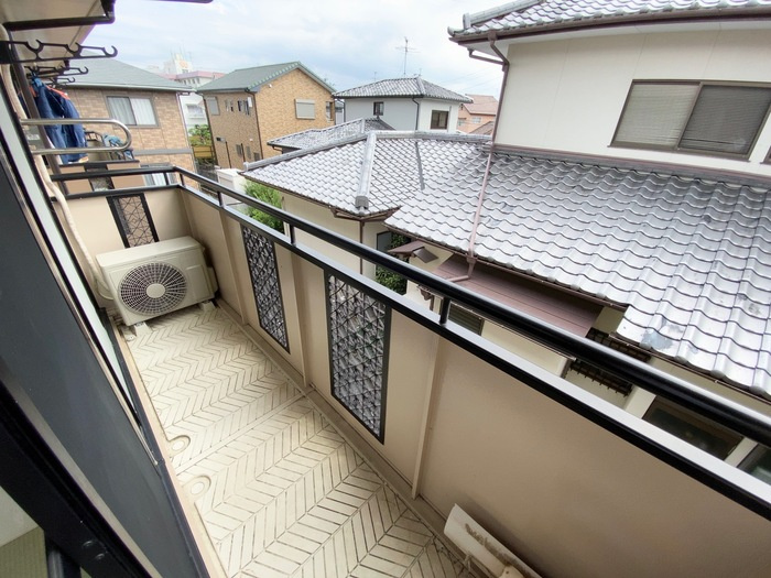 熊本市南区刈草３丁目のアパートのバルコニー