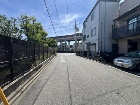 川崎市中原区上小田中6丁目　中古戸建のその他|前面道路です