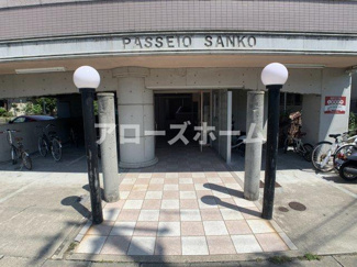 【エントランス】