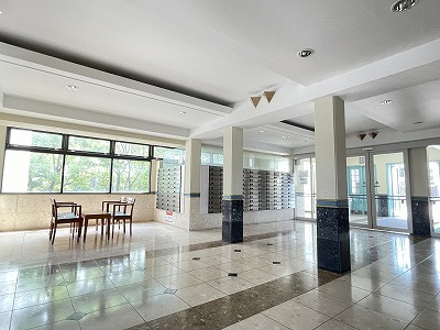 アーサー京町パークシティのその他共用部分|明るく広々としたロビー