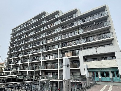 アーサー京町パークシティの外観|街並みに調和した整ったデザインが特徴の外観