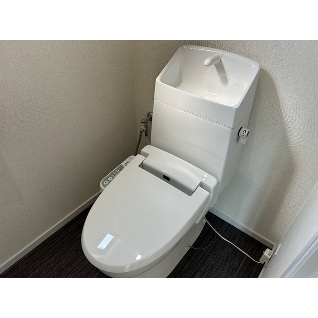 リブレス南浦和のトイレ|ゆったりとした空間のトイレです