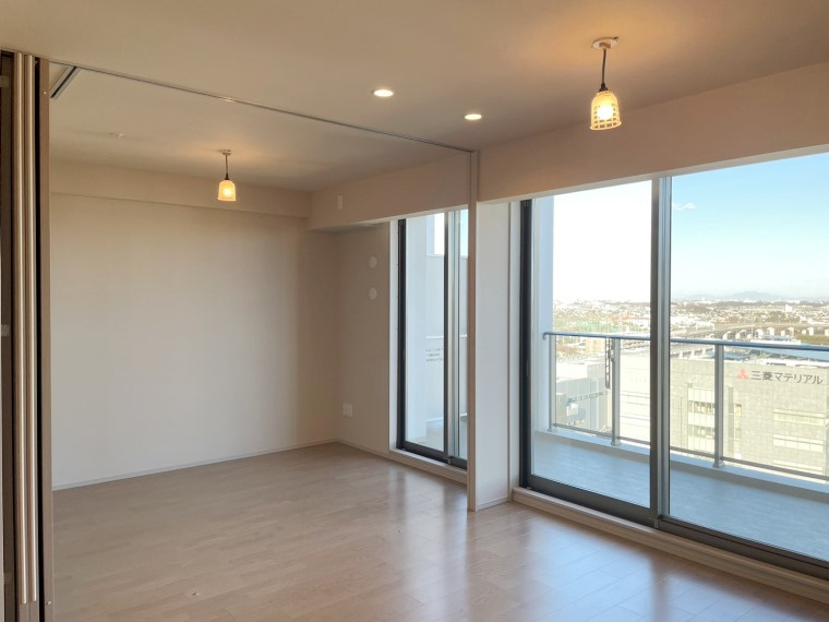 ＳＨＩＮＴＯ　ＣＩＴＹ　Ｇ棟の居間・リビング|ゆったり過ごせる居間です