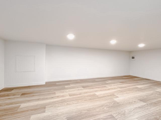 さいたま市中央区八王子２丁目のアパートの居間・リビング|こちらのリビングで趣味の時間をお楽しみください