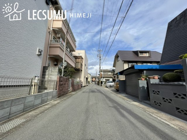 姫路市飾磨区英賀/中古戸建の前面道路含む現地写真
