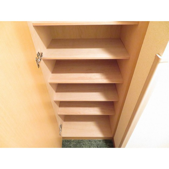 ロイヤルヒルズ浦和の玄関|シューズボックス