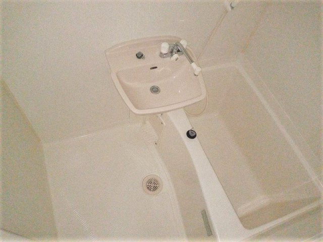 レオパレスフライトホフⅡの浴室|日々の暮らしに欠かせないお風呂です