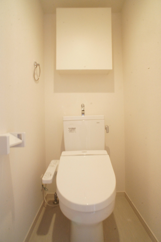 リブリ・アザリアのトイレ|落ち着いた色調のトイレです