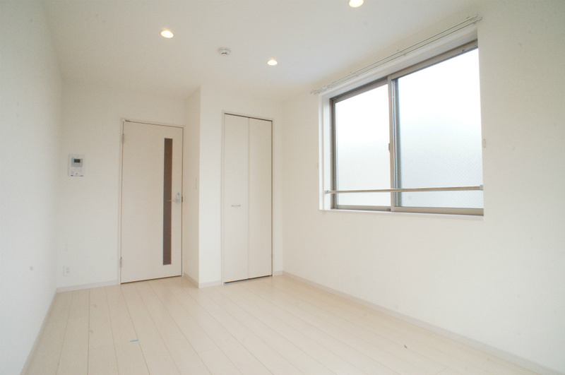 リブリ・アザリアのその他