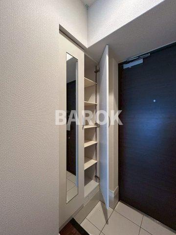 レジデンシャルヒルズアーバンプレイスの玄関