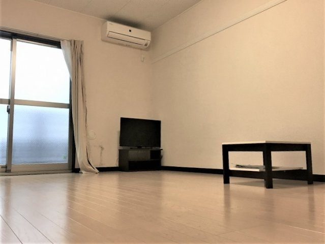 レオネクストＳＡＫＵＲＡの居間・リビング|備品は部屋毎に異なります。１Ｆのみフローリング