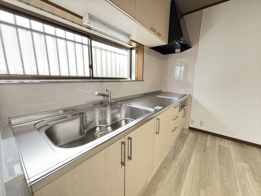 ロードライトのキッチン|コンパクトなキッチンで掃除もラクラク