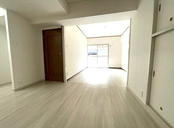 サンテラスタカギの居間・リビング